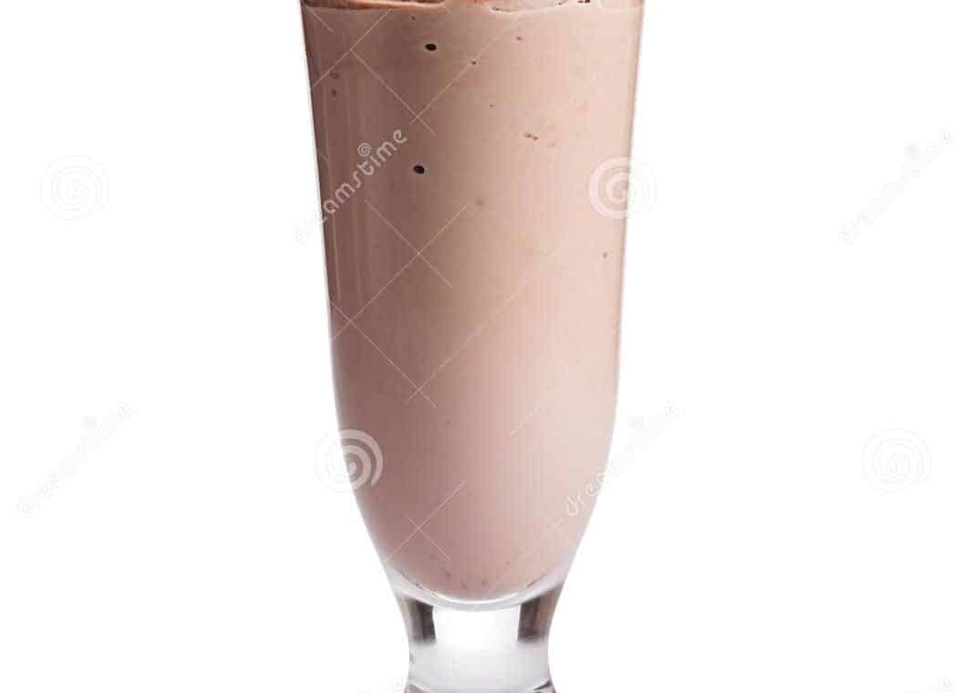 découvrez notre recette de milkshake au chocolat rapide et facile à réaliser ! en quelques minutes, régalez-vous avec ce délice crémeux, parfait pour les gourmands. idéal pour un goûter ou un dessert plaisant.