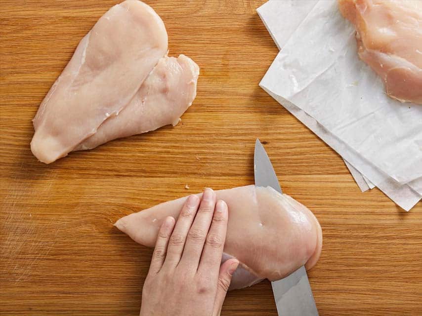 découvrez les dangers potentiels liés à la consommation de poulet rosé. informez-vous sur les risques pour la santé, les bonnes pratiques de cuisson et comment éviter les intoxications alimentaires.